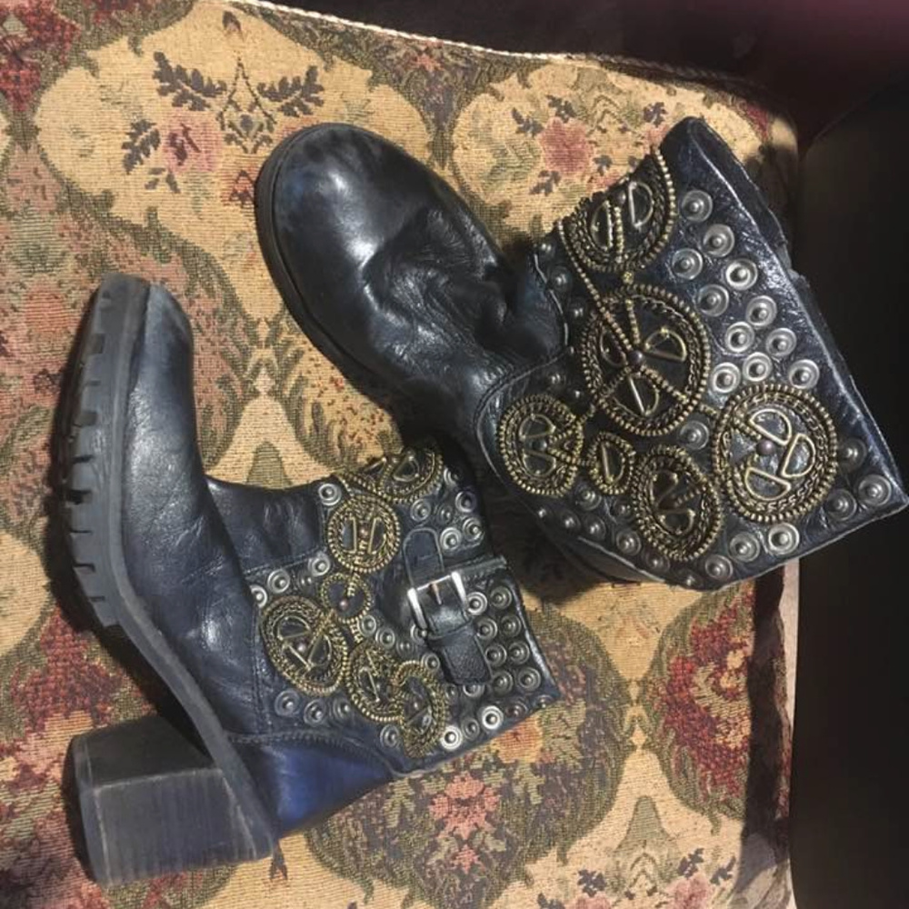 LAST CALL!!  Soft Black Leather "Steampunk" Boots, 5.5